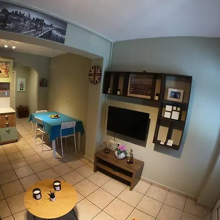 アパート Mavretas 4